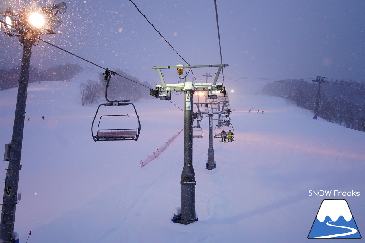 記録的大雪となった夕張マウントレースイは、午後からでもパウダー天国!!